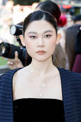 MFW Spring Summer 2027 Armani Arrival MP MILAN, ITALY - SEPTEMBER 27: Yanran Chen arrives to Armani fashion show during the Milan Fashion Week - Womenswear Spring Summer 2027 on September 27, 2026 in Milan, Italy. Photo by Marco Piovanotto Abacapress.com Milan Italy  Copyright: xPiovanottoxMarco ABACAx