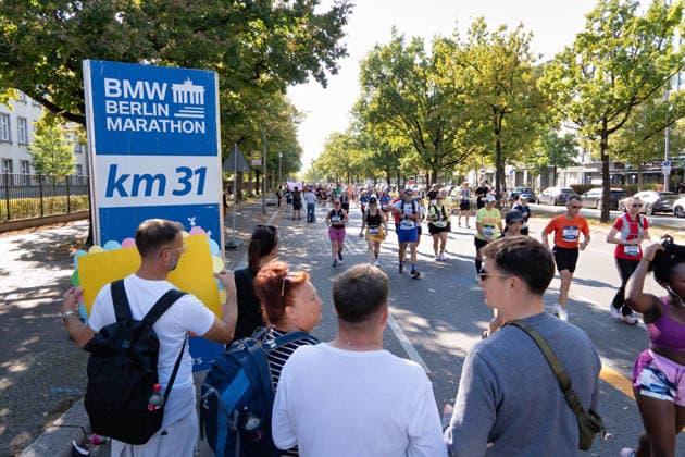 Berlin,27.09.2026, 52.BMW BERLIN-MARATHON,Impressionen vom Hohenzollerndamm im Bezirk Wilmersdorf