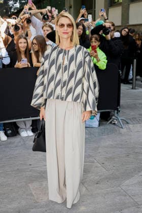 MFW Spring Summer 2027 Armani Arrival MP MILAN, ITALY - SEPTEMBER 27: Claire Danes arrives to Armani fashion show during the Milan Fashion Week - Womenswear Spring Summer 2027 on September 27, 2026 in Milan, Italy. Photo by Marco Piovanotto Abacapress.com Milan Italy  Copyright: xPiovanottoxMarco ABACAx