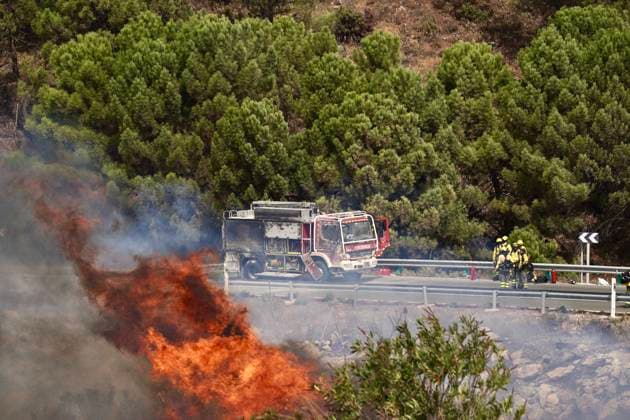 Wildfire in Igualeja, Málaga Images of the wildfire in Igualeja, Málaga September 27, 2026 Á Igualeja, Málaga Igualeja, Málaga, Spain  Copyright: xÃ?lexxZeax 7804313