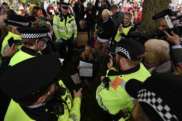 Arrests at the Lift the Ban protest in Liverpool LIVERPOOL, UNITED KINGDOM - SEPTEMBER 27: Supporters of Palestine Action are detained by police during a Lift the Ban rally outside the venue of the Labour Party Conference as they call for the lifting of the ban on the group, in Liverpool, United Kingdom on September 27, 2026. Rasid Necati Aslim Anadolu Liverpool United Kingdom. Editorial use only. Please get in touch for any other usage.  Copyright: x2026xAnadoluxRasidxNecatixAslimx