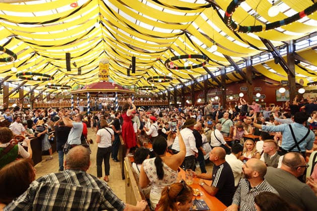 Germany world s largest beer festival Oktoberfest A general view of a Paulaner beer tent during the world s largest beer festival Oktoberfest in Munich, Germany, September 27th , 2026 . Photo by Davide Elias Copyright: xDavidexEliasx