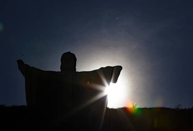 Germany world s largest beer festival Oktoberfest the statue representing the coat of arms of the city of Munich is silhouetted at the exit of the world s largest beer festival Oktoberfest in Munich, Germany, September 27th , 2026 . Photo by Davide Elias Copyright: xDavidexEliasx