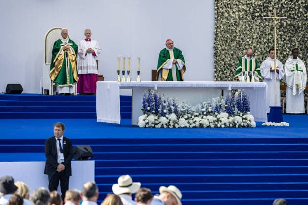Visit to France of Pope Leo XIV - Mass at Lourdes Sanctuary MLG Pope Leo XIV celebrates Mass on the Prairie of the Sanctuary of Our Lady of Lourdes during his apostolic visit to France in Lourdes, France, on September 27, 2026. Photo by Margot Le Gonidec ABACAPRESS.COM Lourdes France  Copyright: xLexGonidecxMargot ABACAx