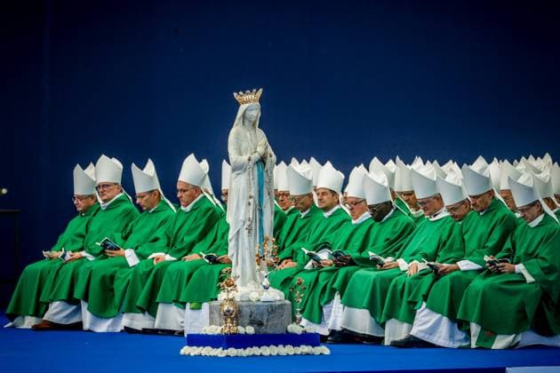 Pope Leo XIV s Visit to Lourdes POPE S VISIT TO FRANCE PHOTOPQR REPUBLIQUE DES PYRENEES Rodolphe Martin September 27, 2026 Pope Leo XIV celebrates Mass before 150,000 faithful on the meadow Sunday in Lourdes September 27, 2026, Lourdes, France Pope Leo XIV is on an apostolic visit to France from September 25 to 28, 2026 Local Caption Lourdes: Pope Leo XIV’s visit on Sunday, France  Copyright: xPHOTOPQR REPUBLIQUExDESxPYRENEESxRodolphexMartinx 20260927RPY5893 20260927RPY5893