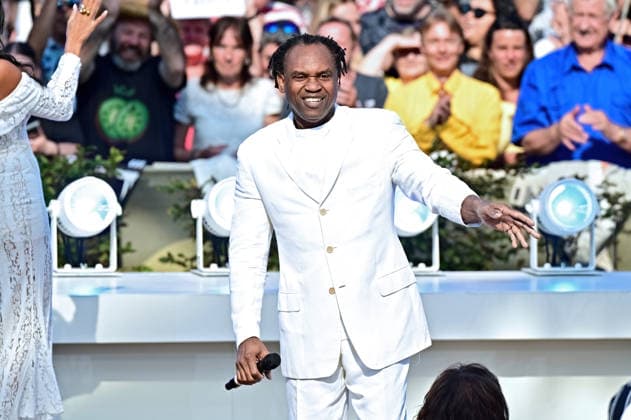 ZDF - Fernsehgarten. Sänger Dr. Alban ( Alban Uzoma Nwapa ) während der ZDF - Unterhaltungsshow Fernsehgarten am 27.09.2026 in Mainz. 20260927MWI150687