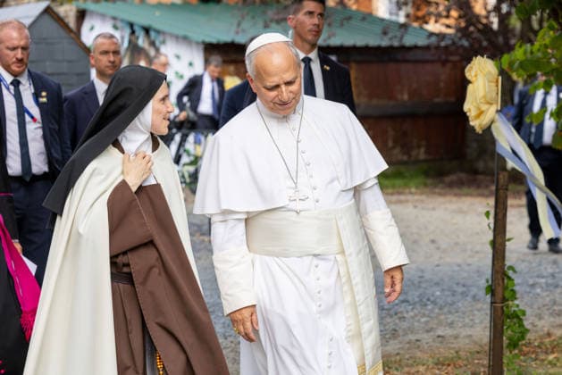 POPE LEO XIV MEETS CONTEMPLATIVE NUNS AT THE CARMEL OF LOURDES France, Lourdes, Vatican, 2026 9 27 Private meeting of Pope Leo XIV with contemplative nuns at the Carmel Monastery of Lourdes. EDITORIAL USE ONLY - NO BOOKS Copyright: xPOOL xCatholicxPressxPhotox