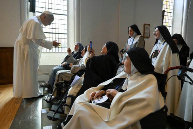 POPE LEO XIV MEETS CONTEMPLATIVE NUNS AT THE CARMEL OF LOURDES France, Lourdes, Vatican, 2026 9 27 Private meeting of Pope Leo XIV with contemplative nuns at the Carmel Monastery of Lourdes. EDITORIAL USE ONLY - NO BOOKS Copyright: xVATICANxMEDIA xCatholicxPressxPhotox