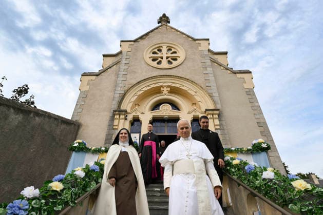 POPE LEO XIV MEETS CONTEMPLATIVE NUNS AT THE CARMEL OF LOURDES France, Lourdes, Vatican, 2026 9 27 Private meeting of Pope Leo XIV with contemplative nuns at the Carmel Monastery of Lourdes. EDITORIAL USE ONLY - NO BOOKS Copyright: xVATICANxMEDIA xCatholicxPressxPhotox