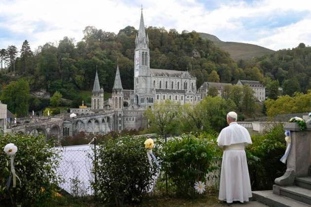POPE LEO XIV MEETS CONTEMPLATIVE NUNS AT THE CARMEL OF LOURDES France, Lourdes, Vatican, 2026 9 27 Private meeting of Pope Leo XIV with contemplative nuns at the Carmel Monastery of Lourdes. EDITORIAL USE ONLY - NO BOOKS Copyright: xVATICANxMEDIA xCatholicxPressxPhotox