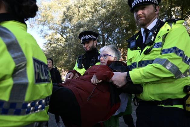Arrests at the Lift the Ban protest in Liverpool LIVERPOOL, UNITED KINGDOM - SEPTEMBER 27: Supporters of Palestine Action are detained by police during a Lift the Ban rally outside the venue of the Labour Party Conference as they call for the lifting of the ban on the group, in Liverpool, United Kingdom on September 27, 2026. Rasid Necati Aslim Anadolu Liverpool United Kingdom. Editorial use only. Please get in touch for any other usage.  Copyright: x2026xAnadoluxRasidxNecatixAslimx