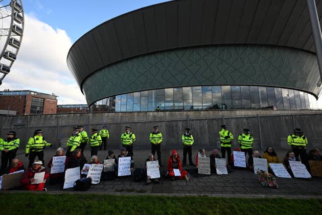 Arrests at the Lift the Ban protest in Liverpool LIVERPOOL, UNITED KINGDOM - SEPTEMBER 27: Police take security measure as supporters of Palestine Action, holding banners, stage a Lift the Ban demonstration calling for the repeal of the ban imposed on the organization near the venue of the Labour Party Conference in Liverpool, United Kingdom, on September 27, 2026. Multiple protesters were detained by police during the demonstration. Rasid Necati Aslim Anadolu Liverpool United Kingdom. Editorial use only. Please get in touch for any other usage.  Copyright: x2026xAnadoluxRasidxNecatixAslimx
