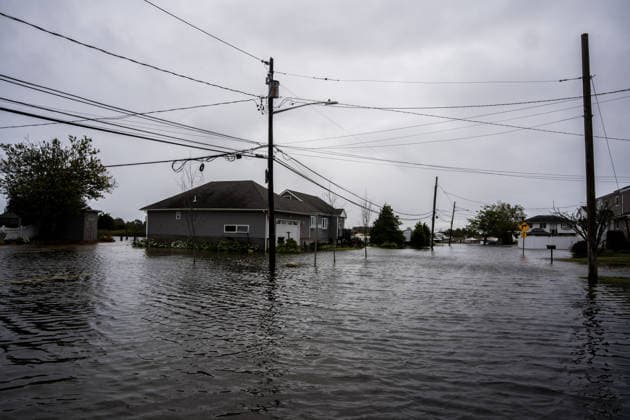 Nor’easter storm causes major coastal flooding in Long Island NEW YORK, UNITED STATES - SEPTEMBER 27: Floodwaters cover residential streets following severe coastal inundation caused by a powerful Nor’easter in Lindenhurst, Long Island, New York, United States on September 27, 2026. A powerful Nor’easter storm battered coastal communities across the region, causing widespread flooding and severe tidal surges. Thomas Hengge Anadolu New York United States. Editorial use only. Please get in touch for any other usage.  Copyright: x2026xAnadoluxThomasxHenggex