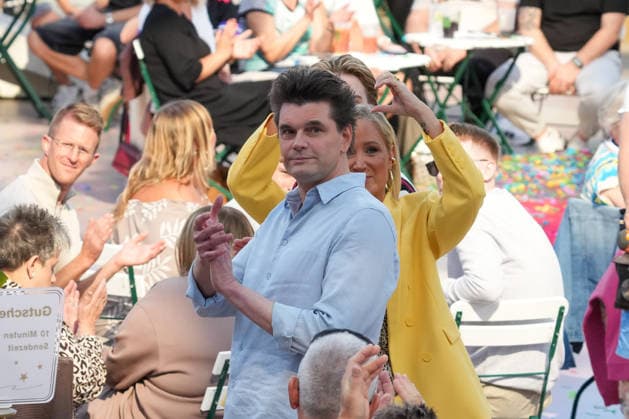 ZDF-Fernsehgarten 2026. Autor Lutz van der Horst im ZDF Fernsehgarten mit dem Motto Saison Finale am 27.09.2026 in Mainz. Mainz ZDF Fernsehgarten Rheinland-Pfalz