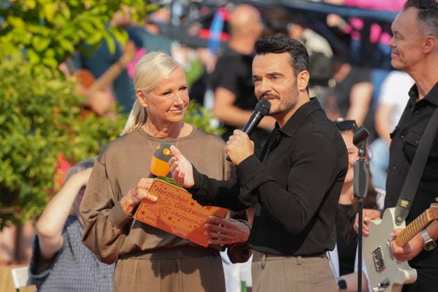 ZDF-Fernsehgarten 2026. Andrea Kiwi Kiewel und Giovanni Zarrella im ZDF Fernsehgarten mit dem Motto Saison Finale am 27.09.2026 in Mainz. Mainz ZDF Fernsehgarten Rheinland-Pfalz
