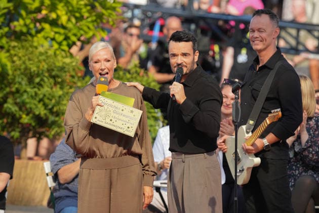 ZDF-Fernsehgarten 2026. Andrea Kiwi Kiewel und Giovanni Zarrella im ZDF Fernsehgarten mit dem Motto Saison Finale am 27.09.2026 in Mainz. Mainz ZDF Fernsehgarten Rheinland-Pfalz
