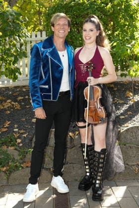 ZDF-Fernsehgarten 2026. Musiker The Dark Tenor feat. Violinistin Nina Sofie im ZDF Fernsehgarten mit dem Motto Saison Finale am 27.09.2026 in Mainz. Mainz ZDF Fernsehgarten Rheinland-Pfalz