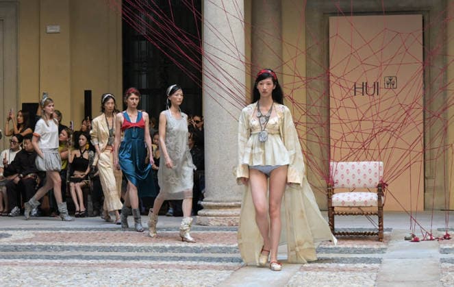 IPA89046520 - Milan, Italy: HUI Milano SS27 MFW Fashion Show and Guests, Spring Summer 2027 In the photo: HUI Milano runway show  Copyright: xNickxZonnaxxcopyrightx x xNickxZonnax IPA89046520