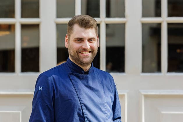27.09.2026. Düsseldorf. Lukas Schild am Rande einer Veranstaltung der Chefs in Town im Restaurant Schorn by Lukas Schild. Düsseldorf Restaurant Schorn by Lukas Schild, Martinstraße Nordrhein-Westfalen Deutschland