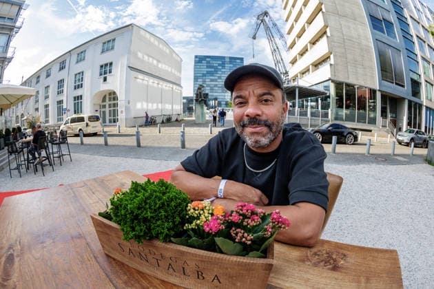 27.09.2026. Düsseldorf. Simon Pearce am Rande einer Veranstaltung der Chefs in Town im Restaurant Riva im Medienhafen. Düsseldorf Restaurant Riva, Medienhafen Nordrhein-Westfalen Deutschland