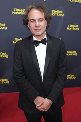 Tilman König bei der Premiere des Kinofilms Der große Zusammenbruch auf dem 34. Filmfest Hamburg 2026 im Cinemaxx Dammtor. Hamburg, 27.09.2026