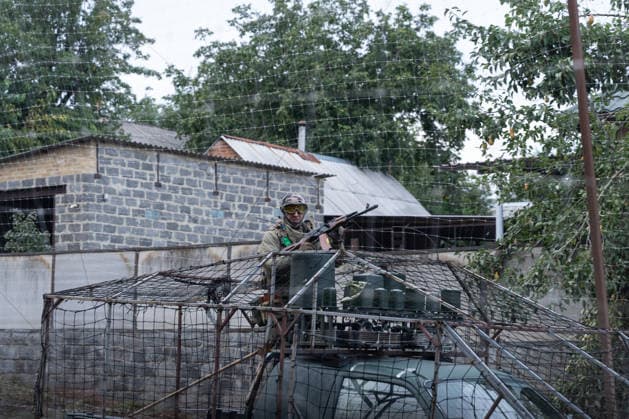 September 27, 2026, Sloviansk, Donetsk Oblast, Ukraine: A Ukranian Soldier provides counter drone defense in the frontline city of Sloviansk, Donetsk Oblast, Ukraine 2026 Sloviansk Ukraine - ZUMAm350 20260927_zip_m350_009 Copyright: xCameronxJones-Manleyx