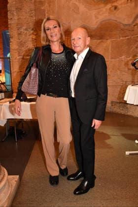 Maria Höfl-Riesch und Johann Schrempf bei der Verleihung der Bayerischen Staatsmedaille fuer soziale Verdienste in der Allerheiligen-Hofkirche, Residenz am 6.10.2026 in Muenchen Maria Riesch and Johann Schrempf attend the presentation of the Bavarian State Medal for Social Merit in the All Saints Court Church (Allerheiligen-Hofkirche) at the Residenz on October 6, 2026 in Munich, Germany Bayerische Staatsmedaille fuer Maria Riesch und die Huber Brueder in Muenchen