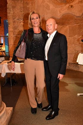 Maria Höfl-Riesch und Johann Schrempf bei der Verleihung der Bayerischen Staatsmedaille fuer soziale Verdienste in der Allerheiligen-Hofkirche, Residenz am 6.10.2026 in Muenchen Maria Riesch and Johann Schrempf attend the presentation of the Bavarian State Medal for Social Merit in the All Saints Court Church (Allerheiligen-Hofkirche) at the Residenz on October 6, 2026 in Munich, Germany Bayerische Staatsmedaille fuer Maria Riesch und die Huber Brueder in Muenchen