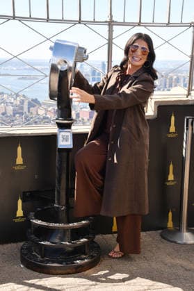 Jessie James Decker Visits the Empire State Building NEW YORK, NY- OCTOBER 6: Sydney Rae Bass at the Empire State Building to Celebrate the Release of New Cookbook The Secret Sauce: A Family Cookbook Seasoned with Love on October 6, 2026 in New York City. Credit: John Fycke AdMedia New York City New York USA EDITORIAL USE ONLY  Copyright: xx JohnxFycke AdMediax admphotosthree019311