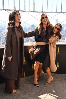 Jessie James Decker Visits the Empire State Building NEW YORK, NY- OCTOBER 6: Sydney Rae Bass, Jessie James Decker and Karen Parker at the Empire State Building to Celebrate the Release of New Cookbook The Secret Sauce: A Family Cookbook Seasoned with Love on October 6, 2026 in New York City. Credit: John Fycke AdMedia New York City New York USA EDITORIAL USE ONLY  Copyright: xx JohnxFycke AdMediax admphotosthree019321