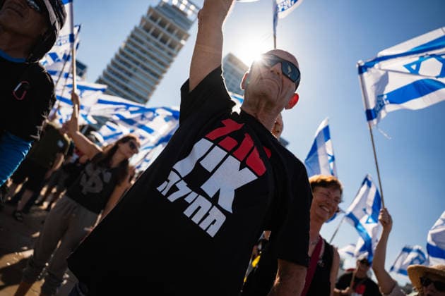 October 7, 2026, Tel Aviv, Tel Aviv, Israel: Activists carry flags at the beach in protest against the Israeli government on the third anniversary of October 7th. Tel Aviv Israel - ZUMAg280 20261007_znp_g280_008 Copyright: xYoavxGinsburgx