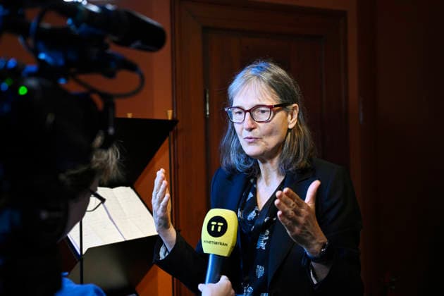 STOCKHOLM, SWEDEN 20261007 Sara Linse, professor of physical chemistry and member of the Royal Swedish Academy of Sciences, as the Nobel Prize in Chemistry is announced at the Royal Swedish Academy of Sciences in Stockholm on Wednesday STOCKHOLM SWEDEN x10080x  Copyright: xFredrikxSandberg TTx NOBELPRIS I KEMI TILLKÄNNAGIVANDE vueFqrTDekU