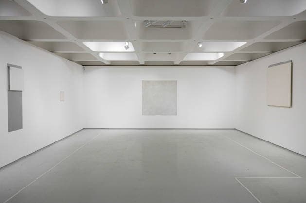 Robert Ryman: The Real Thing at Barbican Art Gallery, London, UK 7 October 2026 Orrin, 1967 (centre) with Arrow, 1976 (left) and Attendant, 1984 (right) on display at Robert Ryman: The Real Thing at the Barbican Art Gallery, London, UK, on 7 October 2026. The first significant UK exhibition of American minimalist and conceptual painter Robert Ryman (1930 2019) in over 30 years brings together six decades of work, on view from 8 October 2026., Credit:Pete Speller Avalon Copyright: xPetexSpellerx xAvalonx 1141198946