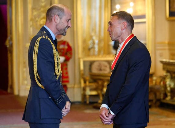 Investitures at Windsor Castle 07 10 2026. Windsor, UK. Sir Kevin Sinfield receives the Honour of Knighthood from The Prince of Wales at an investiture ceremony at Windsor Castle, Berkshire., Credit:Andrew Parsons Kensington Palace B66 Avalon United Kingdom, England, Windsor  Copyright: xAndrewxParsonsx xKensingtonxPalacex xB66x xAvalonx 1141202870