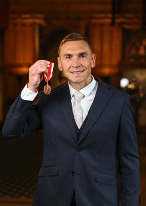 Investitures at Windsor Castle 07 10 2026. Windsor, UK. Sir Kevin Sinfield receives the Honour of Knighthood from The Prince of Wales at an investiture ceremony at Windsor Castle, Berkshire., Credit:Andrew Parsons Kensington Palace B66 Avalon United Kingdom, England, Windsor  Copyright: xAndrewxParsonsx xKensingtonxPalacex xB66x xAvalonx 1141208923