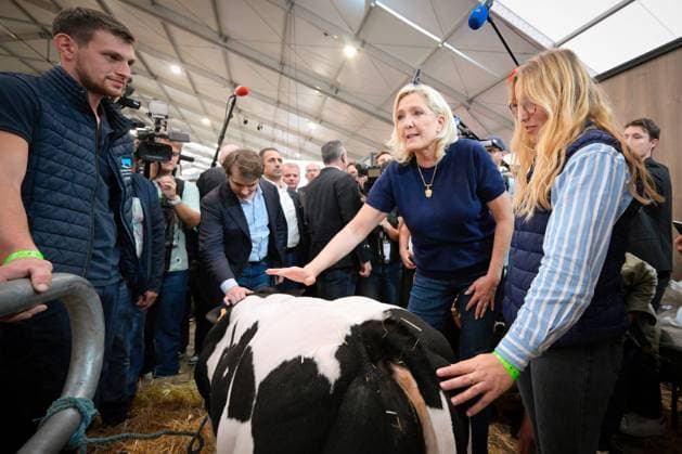 Livestock Summit in Cournon-d Auvergne PHOTOPQR LA MONTAGNE Richard BRUNEL October 7, 2026 Livestock Summit Day 2, Agriculture and Livestock, Marine Le Pen meets two young Blanc-Bleu breeders, Cournon, October 7, 2026 Photo by Richard Brunel Livestock Summit in Cournon d’Auvergne, central France, October 7, 2026 France  Copyright: xPHOTOPQR LAxMONTAGNE MAXPPPxRichardxBRUNELx 20261007LMT7819 20261007LMT7819