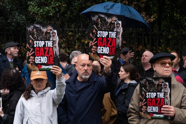 Pro-Palestinian protesters march In London LONDON, UNITED KINGDOM - OCTOBER 7: Pro-Israel counter-demonstrators stand opposite a pro-Palestinian student march in London, United Kingdom, on October 7, 2026, marking the third anniversary of the October 7, 2023 attacks. Thomas Krych Anadolu London United Kingdom. Editorial use only. Please get in touch for any other usage.  Copyright: x2026xAnadoluxThomasxKrychx