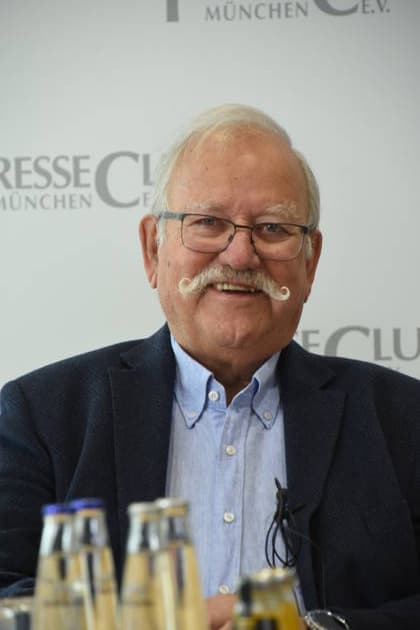 Wiggerl Hagn Wiesnwirt München 07.10.2026 Presseclub München Eigenveranstaltung: Nach der Wiesn ist vor der Wiesn Das Rekord-Oktoberfest. Eine unterhaltsame Bilanz des größten Volksfestes der Welt mit Wirten, Pfarrern, Kellnerinnen, Trachtlern und Politikerinnen Foto Muenchen