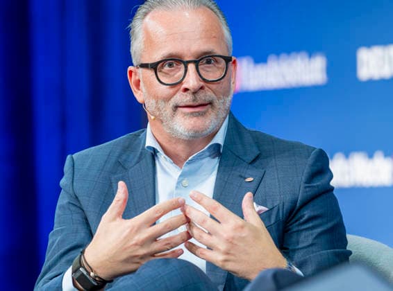 Carsten Knobel EUR, Deutschland, Berlin, 07.10.2026: Carsten Knobel CEO Henkel Europe besucht die in Berlin stattfindene Jubiläumsveranstaltung von 80 Jahre Handelsblatt und 100 Jahre WirtschaftsWoche.