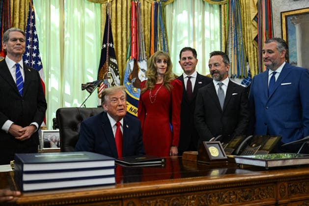 Trump Makes Oval Office Announcement WASHINGTON, DC - OCT. 7: US President Donald Trump speaks during an announcement on Trump Accounts in the Oval Office on Wednesday, Oct. 7, 2026 at the White House in Washington, D.C. (Photo by Annabelle Gordon Pool For The Washington Post) Washington DC United States  Copyright: xPool ABACAx
