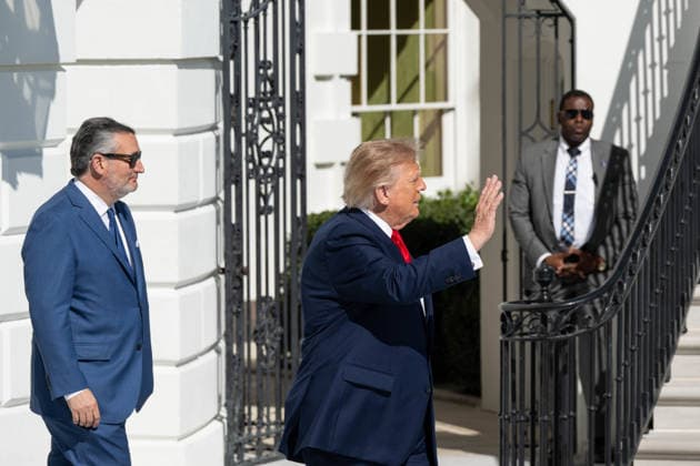 October 7, 2026, Washington, District Of Columbia, United States: President DONALD TRUMP and Sen. TED CRUZ walk out onto the South Lawn of the White House ahead of TrumpÃ¢â‚¬â ¢s departure for San Antonio, Texas, where he is scheduled to headline a midterm campaign rally. Washington United States  - ZUMAk206 20261007_znp_k206_020 Copyright: xMattxKaminskyx
