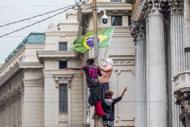 October 7, 2026: Rio de Janeiro, Brazil. October 7, 2026. March for Democracy: Students gather to protest the rise of the far right and march through the city center (CineloÂ¢ndia) in support of President Lula s candidacy. Photo: .  - ZUMAl255 20261007_zip_l255_001 Copyright: xEllanxLustosax