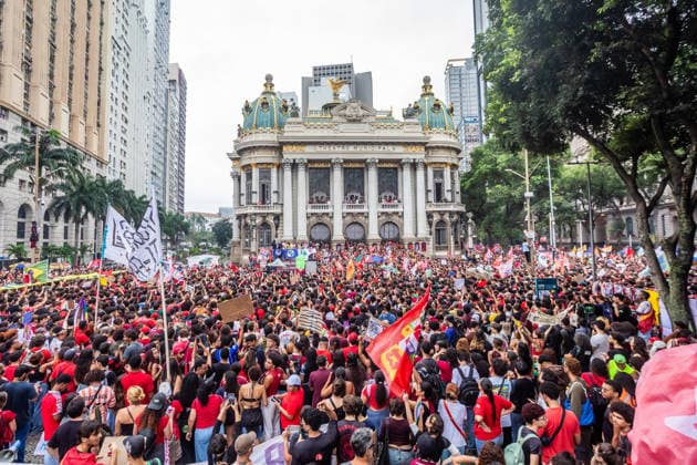 October 7, 2026: Rio de Janeiro, Brazil. October 7, 2026. March for Democracy: Students gather to protest the rise of the far right and march through the city center (CineloÂ¢ndia) in support of President Lula s candidacy. Photo: . - ZUMAl255 20261007_zip_l255_006 Copyright: xEllanxLustosax