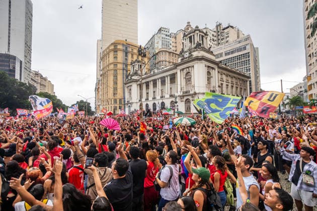 October 7, 2026: Rio de Janeiro, Brazil. October 7, 2026. March for Democracy: Students gather to protest the rise of the far right and march through the city center (CineloÂ¢ndia) in support of President Lula s candidacy. Photo: . - ZUMAl255 20261007_zip_l255_011 Copyright: xEllanxLustosax