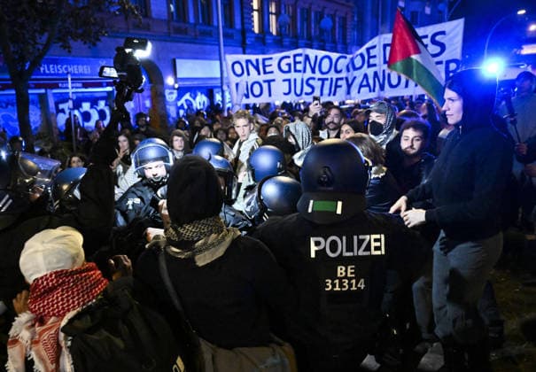 Police in Berlin intervened in demonstrations in support of Palestinians BERLIN, GERMANY - OCTOBER 7: German police detain a protestor during a pro-Palestinian demonstration in Berlin, Germany on October 7, 2026. More than a thousand demonstrators gathered at Oranien Square to protest Israeli attack on Gaza and marched toward Hermann Square before police broke up the rally near the Kottbusser Tor subway station, detaining numerous participants. Halil Sagirkaya Anadolu Berlin Germany. Editorial use only. Please get in touch for any other usage.  Copyright: x2026xAnadoluxHalilxSagirkayax
