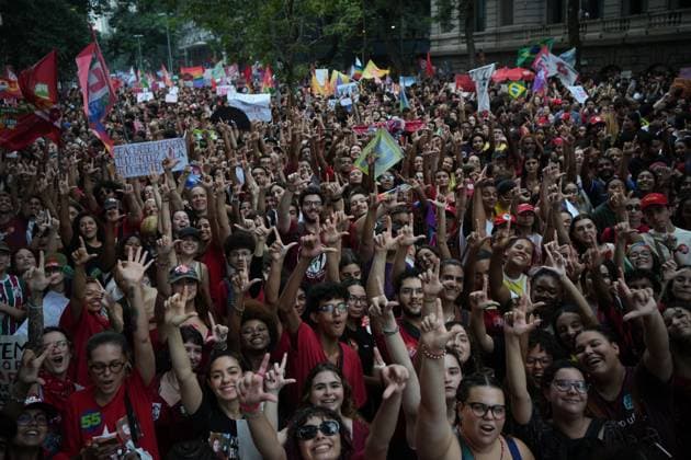 October 7, 2026, Rio De Janeiro, Brazil: RIO DE JANEIRO, BRAZIL, OCTOBER 7, 2026: Students, youth organizations and activists march through central Rio de Janeiro in support of President Luiz Inacio Lula da Silva and against presidential candidate Flavio Bolsonaro ahead of Brazil s presidential runoff. Demonstrators marched from Candelaria to Cinelandia carrying pro-Lula and anti-far-right banners while calling for the defense of democracy, public education and student rights. Lula and Bolsonaro will face each other in the second round of the presidential election on October 25. Photo: JNA PRESS Rio De Janeiro Brazil  - ZUMAq101 20261007_zna_q101_375 Copyright: xMarianaxGreifx