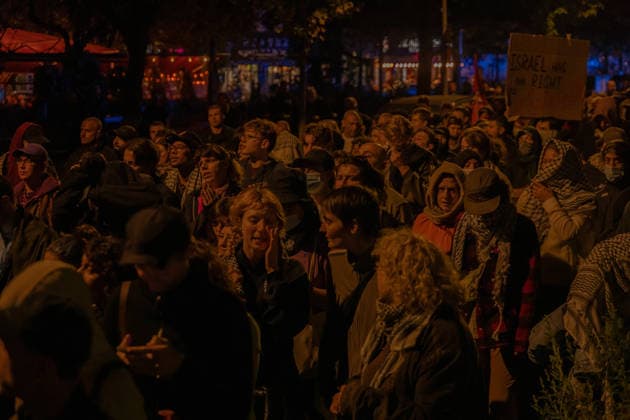 October 7, 2026, Berlin, Germany: Hundereds of pro-palestinian protesters gather in Berlin, Germany, on October 7, 2026. This marks the three-year anniversary of the Hamas led border attacks in Southern Israel. Germany  - ZUMAj167 20261007_zip_j167_025 Copyright: xSvetxJacquelinex