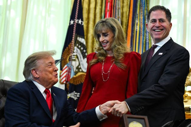 WASHINGTON, DC - OCT. 7: United States President Donald J Trump shakes hands with Michael S Dell, founder, chairman, and CEO of Dell Technologies during an announcement on Trump Accounts in the Oval Office of the White House in Washington, DC, USA, on Wednesday, October 7, 2026. Looking on from center is Susan Dell, wife of Dell Technologies CEO Michael Dell. Copyright: xAnnabellexGordon PoolxviaxCNPx MediaPunchx