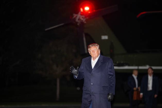 October 8, 2026, Washington, District Of Columbia, United States: President DONALD TRUMP walks across the South Lawn of the White House after arriving aboard Marine One following a trip to San Antonio, Texas, where he attended a campaign rally ahead of the November midterm elections. Washington United States  - ZUMAk206 20261008_znp_k206_002 Copyright: xMattxKaminskyx