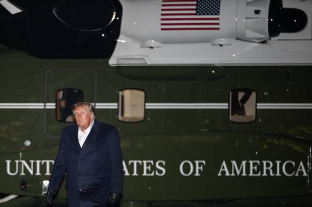October 8, 2026, Washington, District Of Columbia, United States: President DONALD TRUMP walks across the South Lawn of the White House after arriving aboard Marine One following a trip to San Antonio, Texas, where he attended a campaign rally ahead of the November midterm elections. Washington United States  - ZUMAk206 20261008_znp_k206_006 Copyright: xMattxKaminskyx